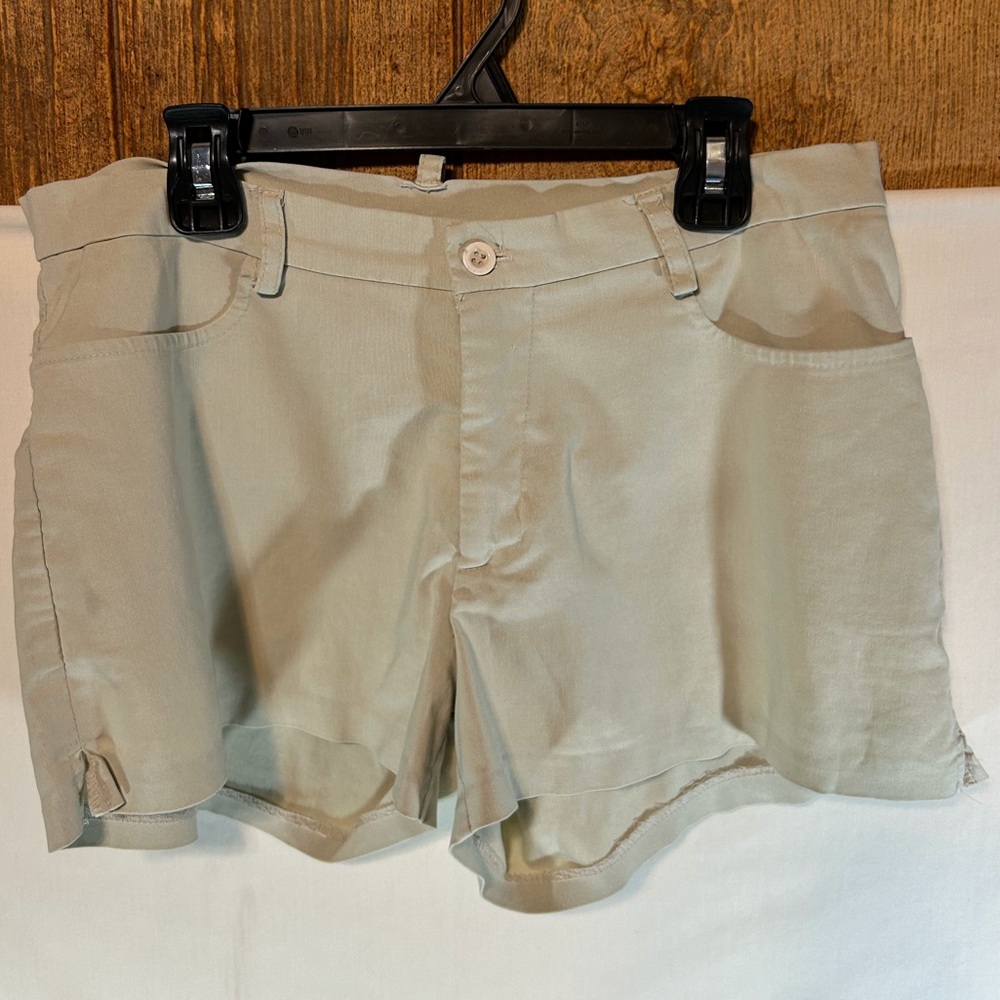 Just in Time USA women’s light green shorts W/pockets M